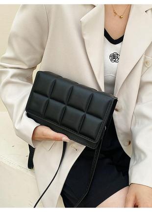 Маленькая женская сумка клатч через плечо черного цвета9 фото