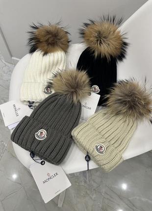 Шапка с понпоном натуральным монклер moncler натуральный мех