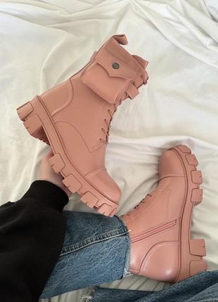 Прекрасные женские массивные ботинки с кармашками boyfriend boots pink пудровые4 фото