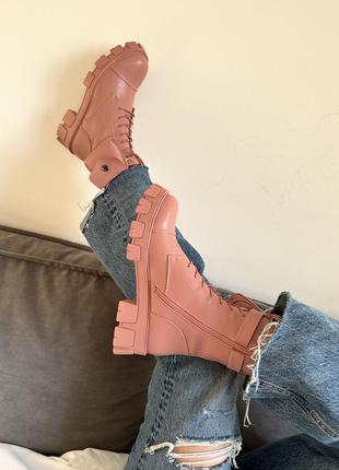 Прекрасные женские массивные ботинки с кармашками boyfriend boots pink пудровые10 фото