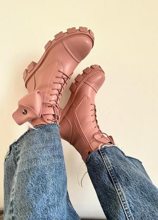 Прекрасные женские массивные ботинки с кармашками boyfriend boots pink пудровые8 фото