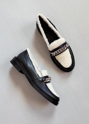 Шкіряні  французські 🇫🇷  what for жіночі туфлі лофери з хутром тедді з ланцюгом5 фото