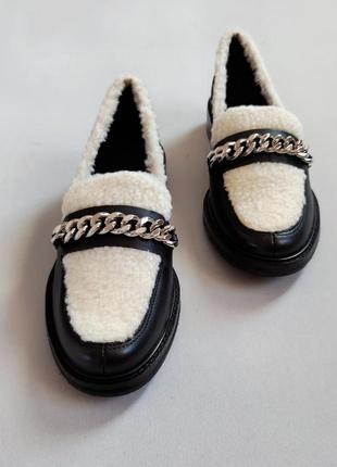 Шкіряні  французські 🇫🇷  what for жіночі туфлі лофери з хутром тедді з ланцюгом6 фото