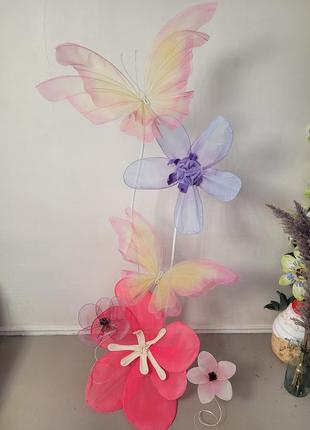 Декор фотозона квіти з органзи метелики з органзи великі квіти