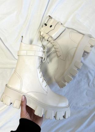 Шикарные женские массивные ботинки с карманами boyfriend boots white молочные5 фото