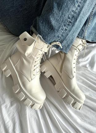 Шикарные женские массивные ботинки с карманами boyfriend boots white молочные3 фото