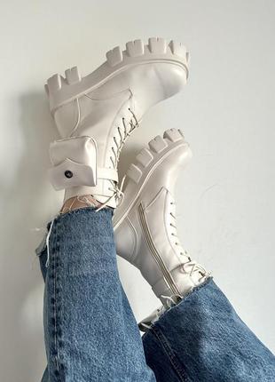 Шикарные женские массивные ботинки с карманами boyfriend boots white молочные2 фото