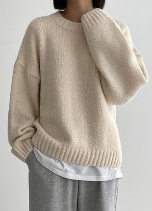 Бежевый молочный белый свитер теплый bershka