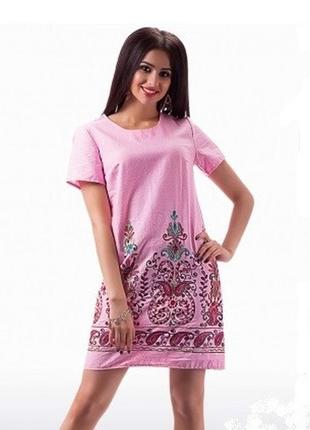 Розовое платье из льна с вышивкой