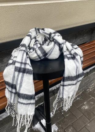 Теплый стильный шарф с бахромой от primark