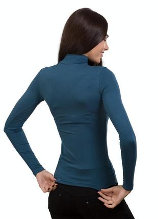 Женская зеленая водолазка с кружевом