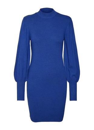 Трикотажное платье миди в синем цвете от датского бренда vero moda