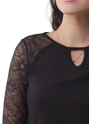 Блузка жіноча чорна з мереживними рукавами2 фото