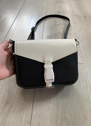 Новая сумка маленькая o bag оригинал итальялия черно белого цвета3 фото
