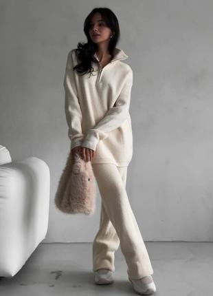 Женский теплый костюм
