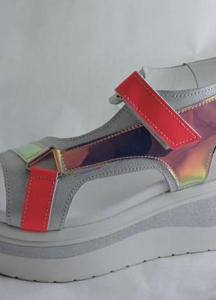 Сандалії жіночі шкіряні