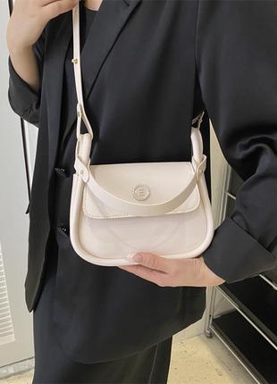 Маленькая женская сумка клатч через плечо белого цвета2 фото