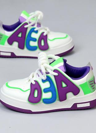 Яркие весенние женские кеды кроссовки, массивные светлые, белые + фиолетовый на шнурках молодежка ле6 фото