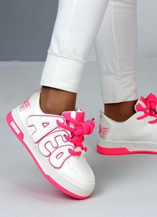 Спортивные женские кроссовки неоновые в белом цвете с розовым, кеды для девушек,...