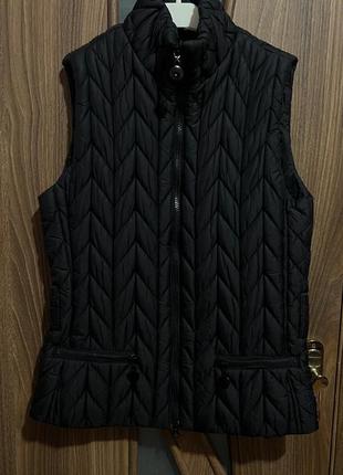 Стеганная жилетка stile benetton