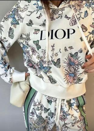 Dior костюм для занять спортом