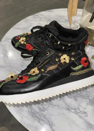Кросівки модного дому «dolce&gabbana»