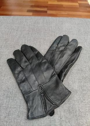 Красивые кожаные мужские перчатки