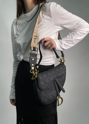 Женская сумка christian dior saddle bag in ultra matte black4 фото