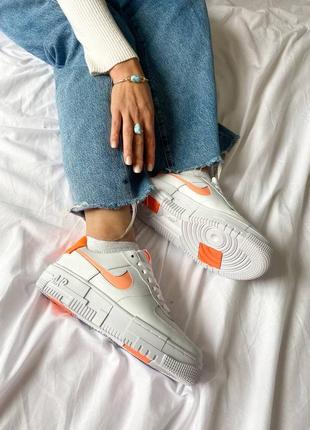 Женские кроссовки nike air force 1 pixel white orange белого с оранжевым цветами7 фото