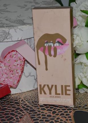 Матовая помада для губ kylie cosmetics matte liquid lipstick3 фото