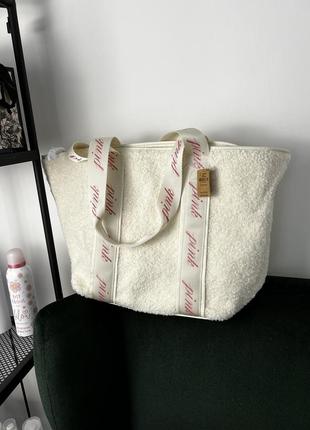 Сумка pink cozy-plush tote bag creamer