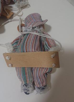 Винтажный керамический клоун на качели из германии