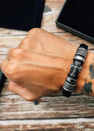 Мужской кожаный браслет с серебряными стальными вставками крест черный6 фото