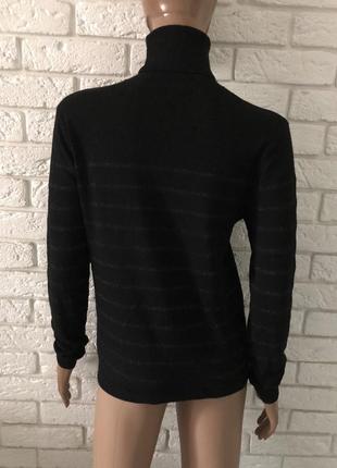 Шикарный и модный свитер фирмы massimo dutti, очень стильный дизайн, тренд в этом году, качественная и приятная ткань на ощупь2 фото
