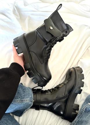 Круті жіночі масивні чоботи з кишенями boyfriend boots black чорні