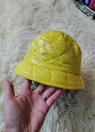 Утеплена болонова панама шапка на флісі фасон унісекс стьобана плащівка moncler