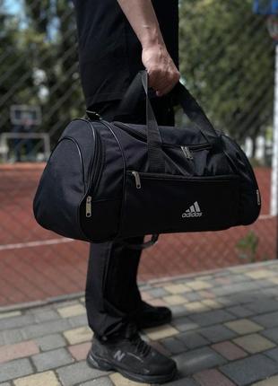 Небольшая спортивная черная сумка adidas3 фото