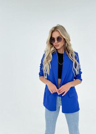 Женский элегантный синий яркий пиджак в деловом стиле