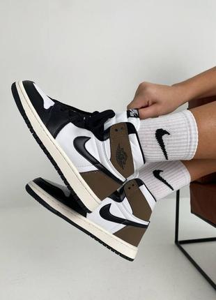 Женские кроссовки nike air jordan 1 retro dark mocha