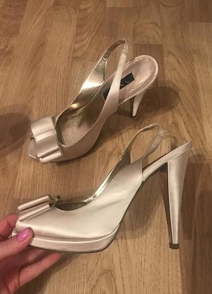 Босоножки nina