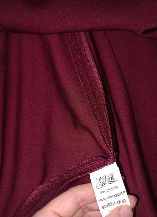 Приталенное бордовое платье с фатиновой юбкой и короткими ажурными рукавами7 фото