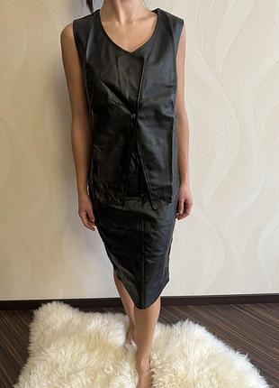 Костюм кожа