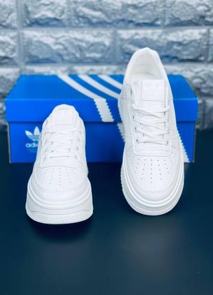 Adidas жіночі кросівки білі на високій підошві розміри 36-417 фото