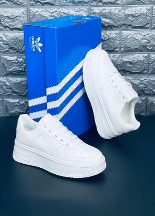 Adidas жіночі кросівки білі на високій підошві розміри 36-414 фото