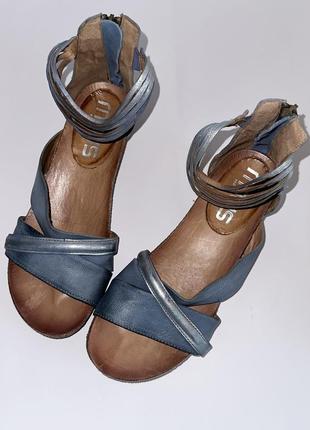 Mjus шкіряні жіночі босоніжки 38-й розмір.4 фото