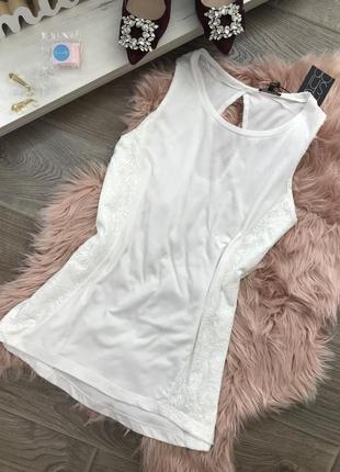 Біла коттоновая футболка з мереживом гіпюром top secret