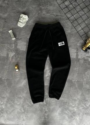 Черные спортивные штаны tnf