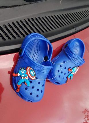 Кроксы шлепки для мальчика из пены капитан америка р.22, 23