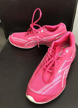 Яскраві кросівки reebok