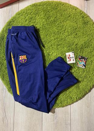 Nike barcelona футбол